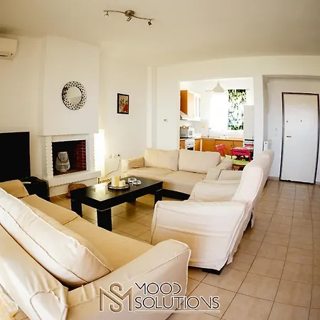 بيت للعطل Aiolis Fourka Moodsolutions Living *