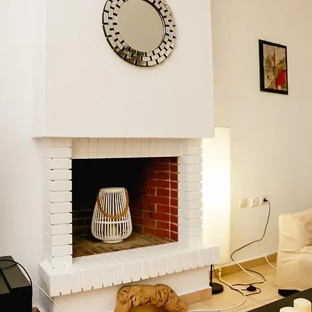 بيت للعطل Aiolis Fourka Moodsolutions Living *