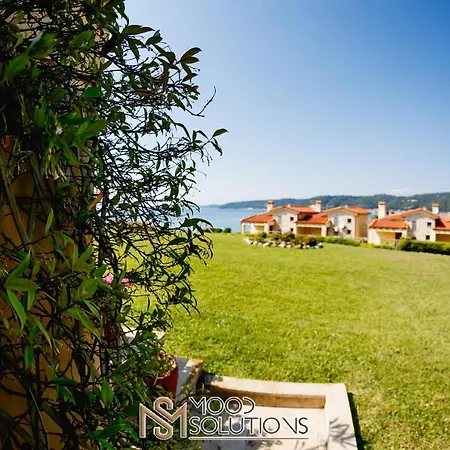Aiolis Fourka Moodsolutions Living بيت للعطل *